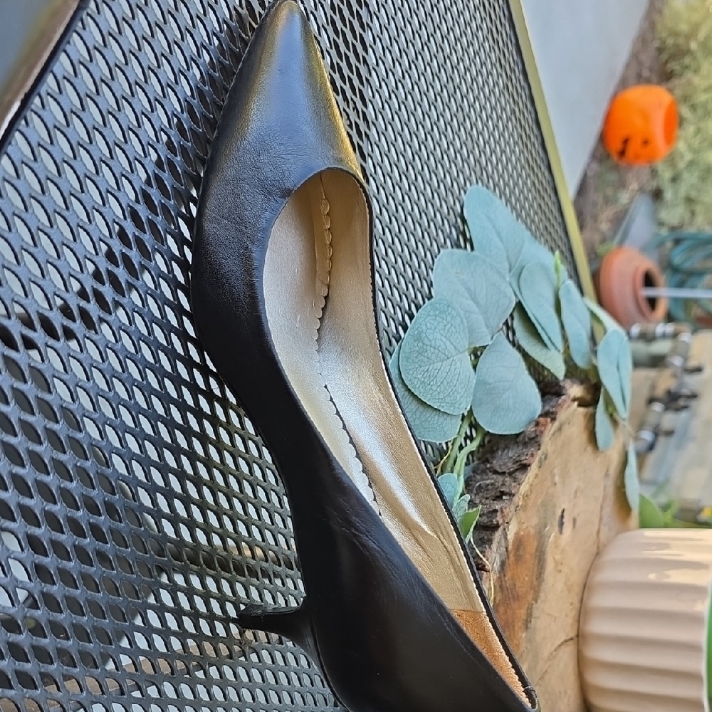 Jessica Simpson Classic Black Heels - Picture 7 of 7